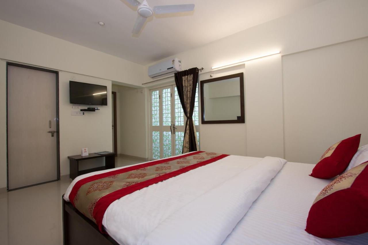 Oyo 9052 Leisurely Abode 호텔 Khadki 외부 사진